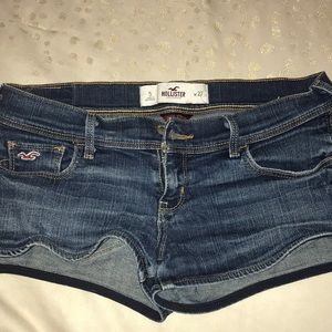 Hollister “social stretch” jean short